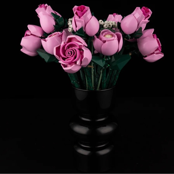 LEGO Botanical Collection Blush Pink Roses - Picture 2 of 8